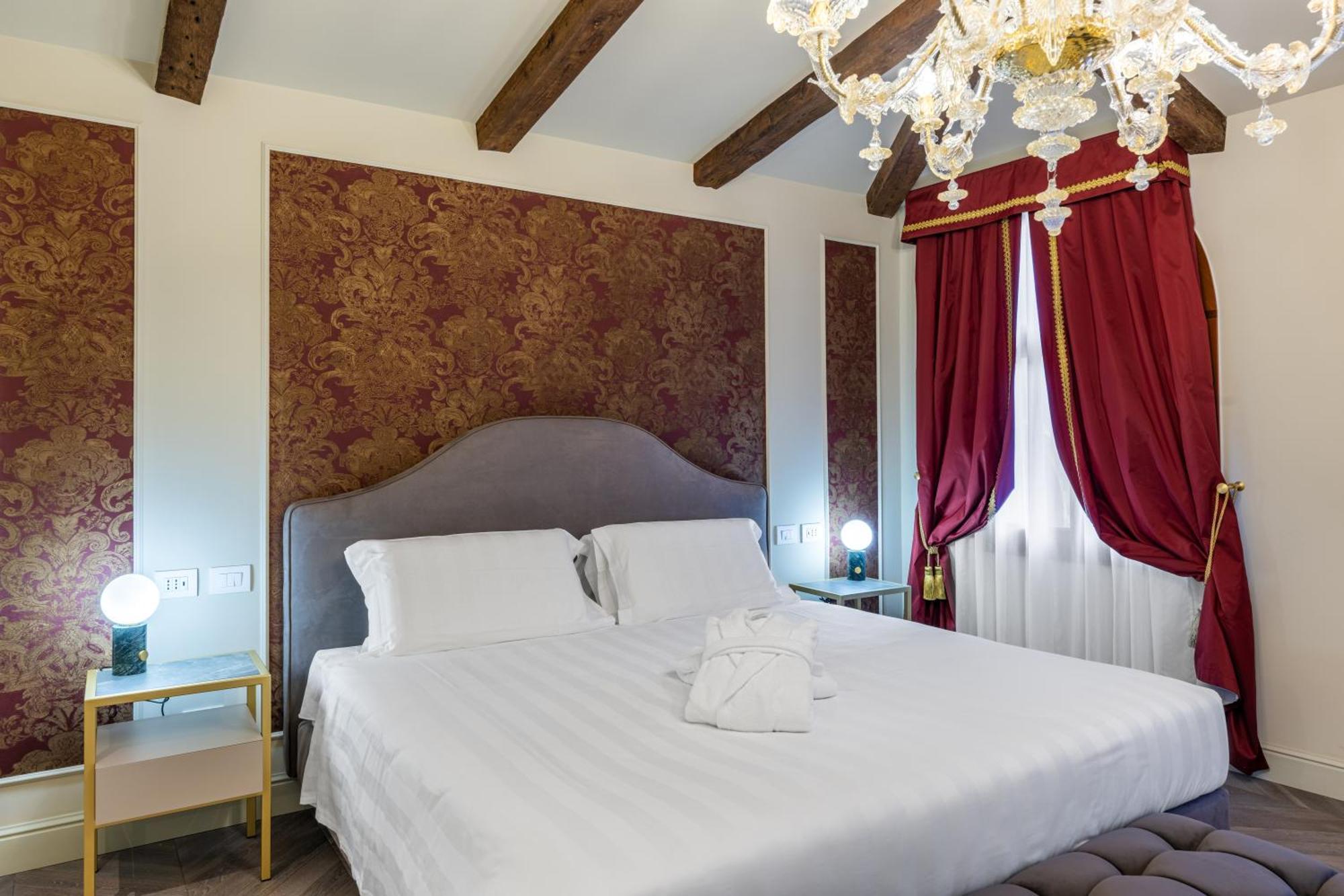 Superior Double Room,1532921674:JPEG