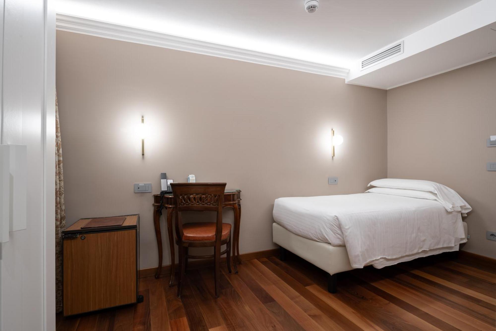 Classic Single Room