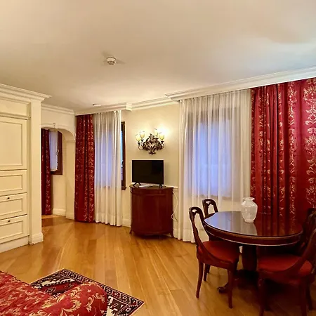 Suites Torre Dell'Orologio-2